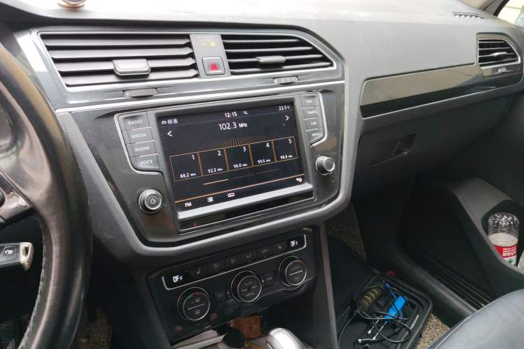 Used Volkswagen Tiguan 2017 330TSI All-Wheel-Drive Innovation Model Audio And AC Panel