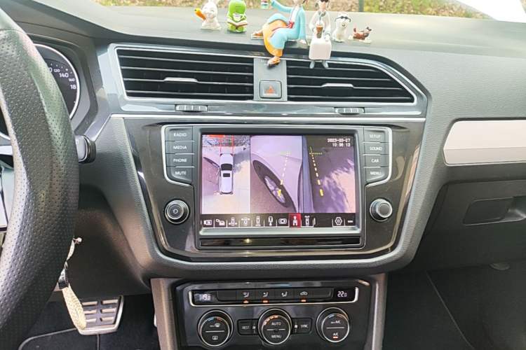 Used Volkswagen Tiguan 2017 280TSI Two-Wheel-Drive Elite Version Audio And AC Panel