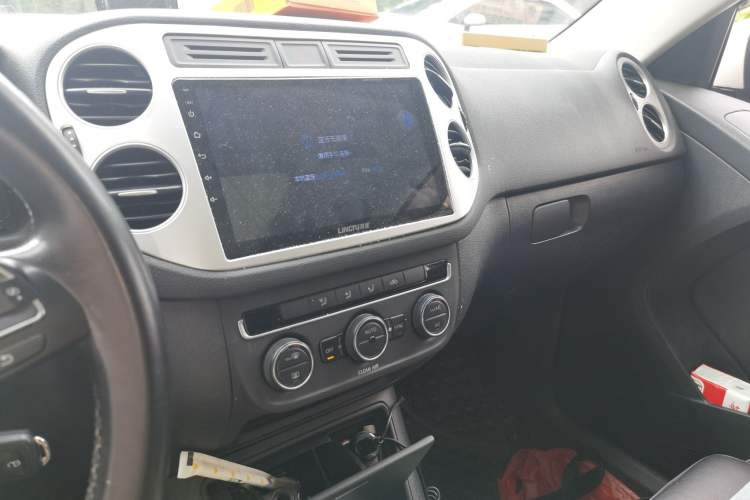 Used Volkswagen Tiguan 2017 300TSI Automatic Two-Wheel Drive Silk Road Comfort Edition Audio And AC Panel