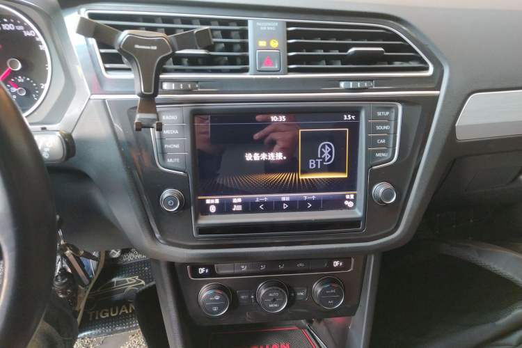 Used Volkswagen Tiguan 2017 280TSI Two-Wheel-Drive Elite Version Audio And AC Panel