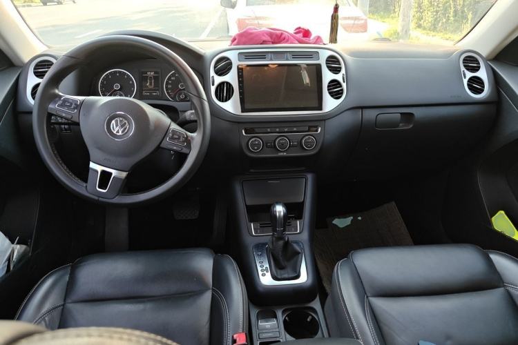 Used Volkswagen Tiguan 2017 300TSI Automatic Two-Wheel Drive Silk Road Comfort Edition Center Console