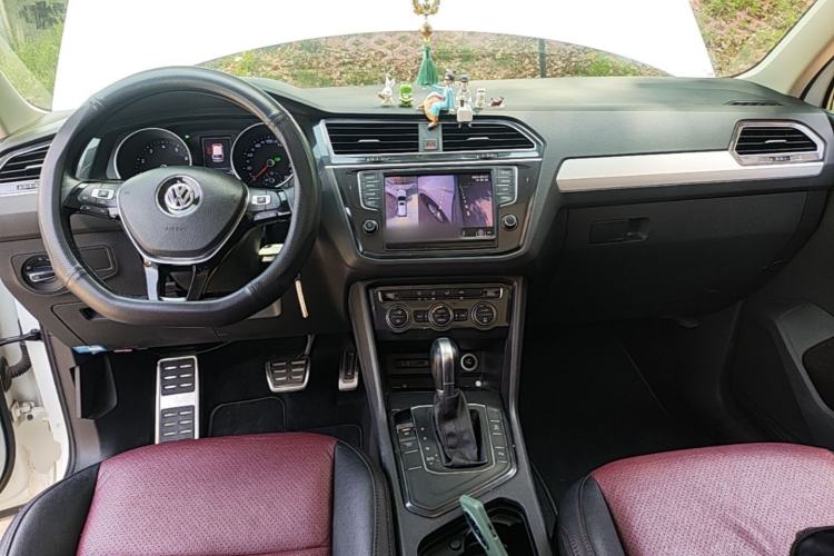 Used Volkswagen Tiguan 2017 280TSI Two-Wheel-Drive Elite Version Center Console
