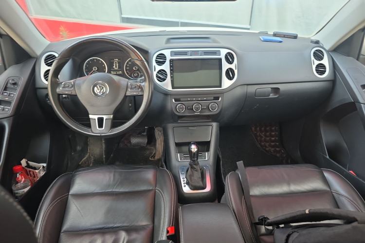 Used Volkswagen Tiguan 2017 300TSI Automatic Two-Wheel Drive Silk Road Comfort Edition Center Console
