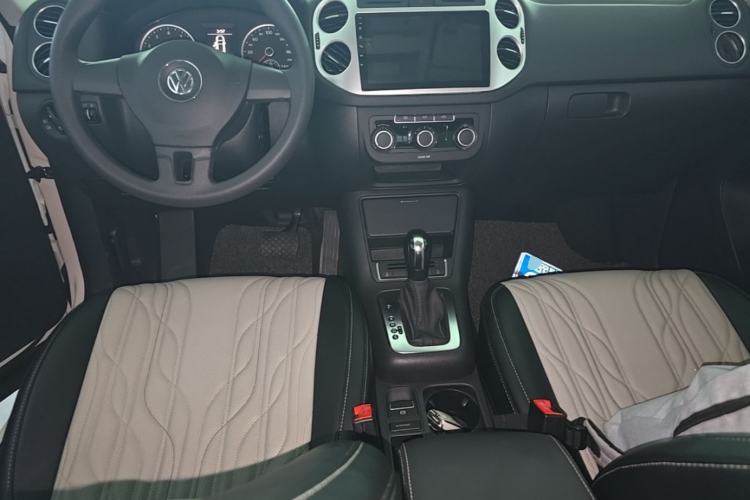 Used Volkswagen Tiguan 2017 300TSI Automatic Two-Wheel Drive Silk Road Luxury Edition Center Console