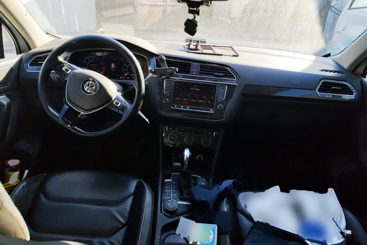 Used Volkswagen Tiguan 2017 330TSI All-Wheel-Drive Innovation Model Center Console