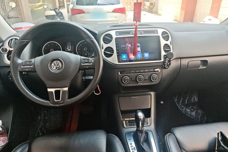 Used Volkswagen Tiguan 2017 300TSI Automatic Two-Wheel Drive Silk Road Luxury Edition Center Console