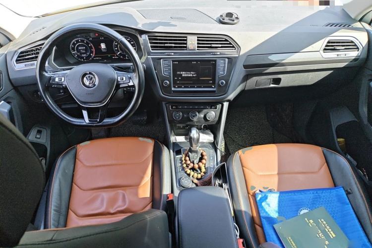 Used Volkswagen Tiguan 2017 330TSI Four-Wheel Drive High-End Model Center Console