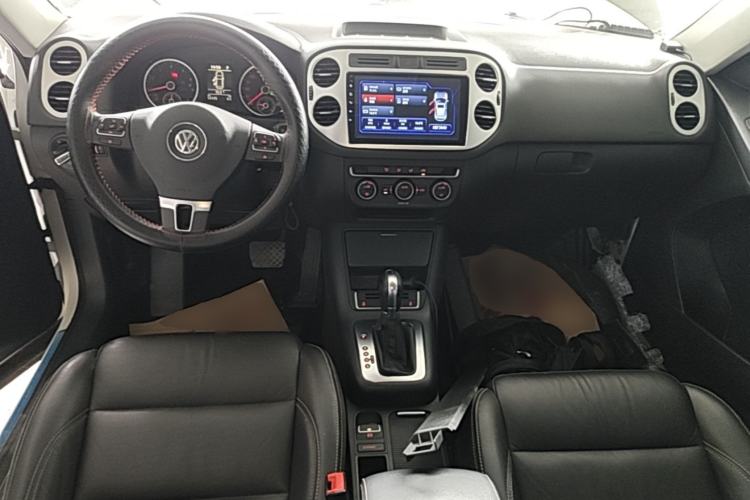 Used Volkswagen Tiguan 2017 300TSI Automatic Two-Wheel Drive Silk Road Comfort Edition Center Console
