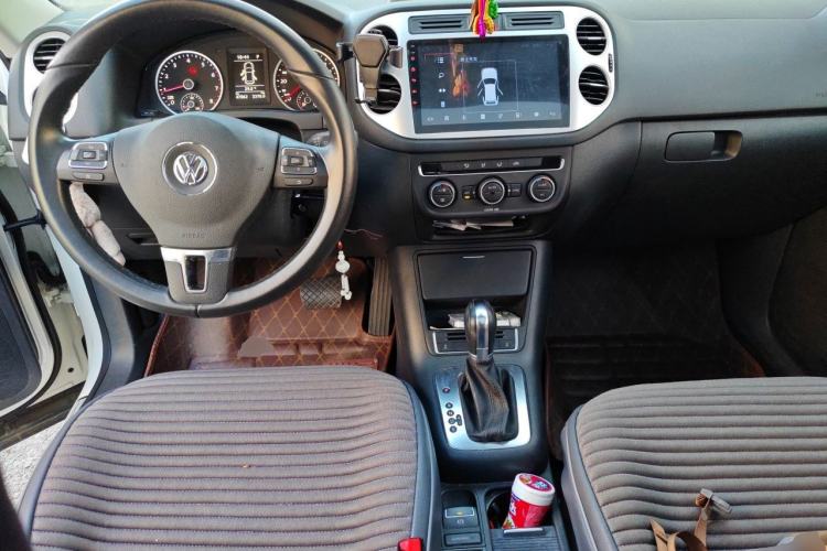 Used Volkswagen Tiguan 2017 300TSI Automatic Two-Wheel Drive Silk Road Comfort Edition Center Console