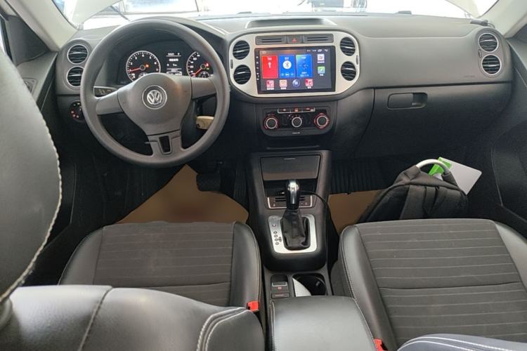 Used Volkswagen Tiguan 2017 300TSI Automatic Two-Wheel Drive Silk Road Luxury Edition Center Console