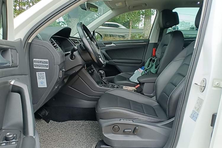Used Volkswagen Tiguan 2017 330TSI All-Wheel-Drive Innovation Model Driver Seat