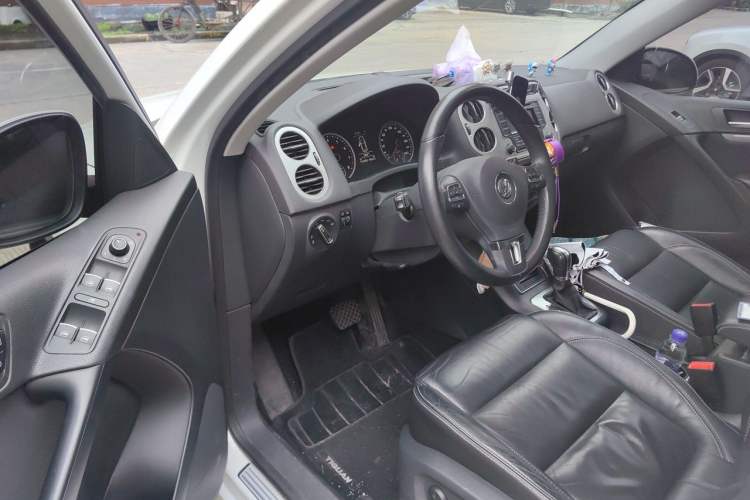 Used Volkswagen Tiguan 2017 300TSI Automatic Two-Wheel Drive Silk Road Comfort Edition Driver Seat