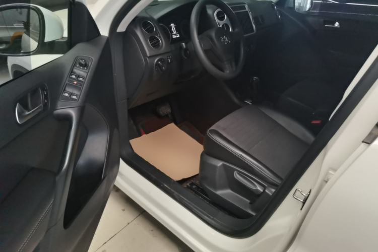 Used Volkswagen Tiguan 2017 300TSI Automatic Two-Wheel Drive Silk Road Luxury Edition Driver Seat