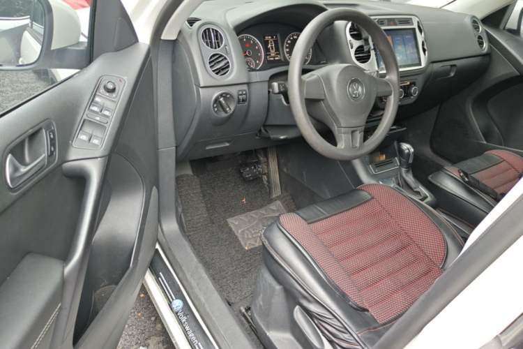 Used Volkswagen Tiguan 2017 300TSI Automatic Two-Wheel Drive Silk Road Luxury Edition Driver Seat