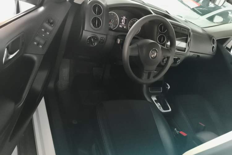 Used Volkswagen Tiguan 2017 300TSI Automatic Two-Wheel Drive Silk Road Luxury Edition Driver Seat
