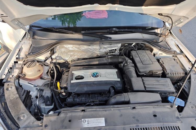 Used Volkswagen Tiguan 2017 300TSI Automatic Two-Wheel Drive Silk Road Comfort Edition Engine Bay
