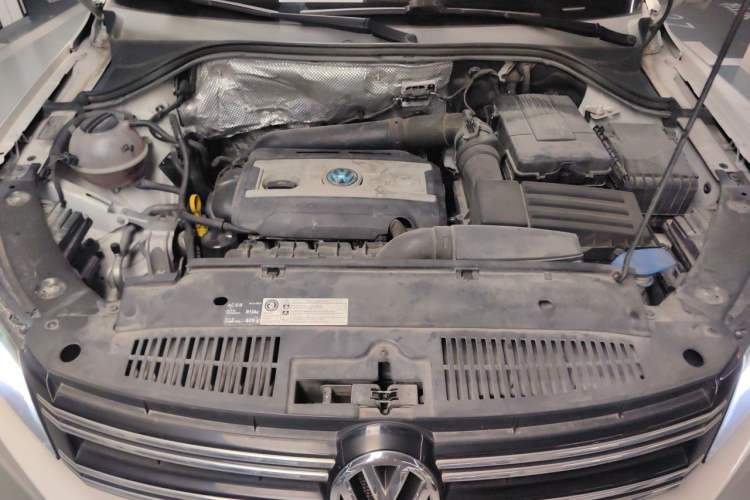Used Volkswagen Tiguan 2017 300TSI Automatic Two-Wheel Drive Silk Road Comfort Edition Engine Bay