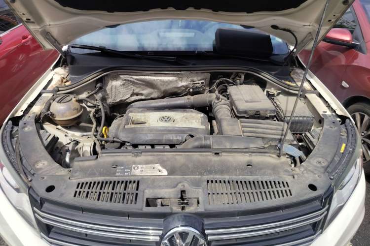 Used Volkswagen Tiguan 2017 300TSI Automatic Two-Wheel Drive Silk Road Comfort Edition Engine Bay