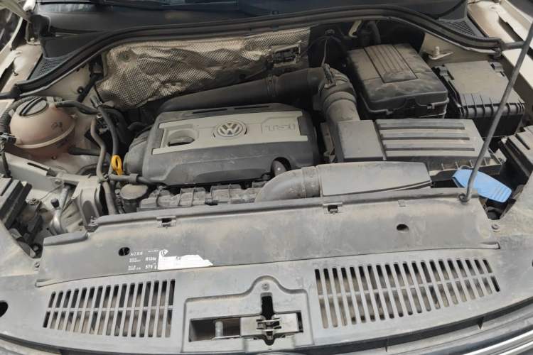 Used Volkswagen Tiguan 2017 300TSI Automatic Two-Wheel Drive Silk Road Comfort Edition Engine Bay