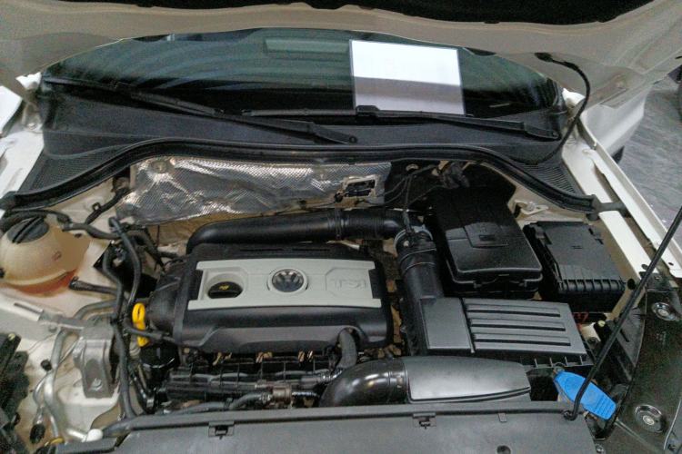 Used Volkswagen Tiguan 2017 300TSI Automatic Two-Wheel Drive Silk Road Comfort Edition Engine Bay