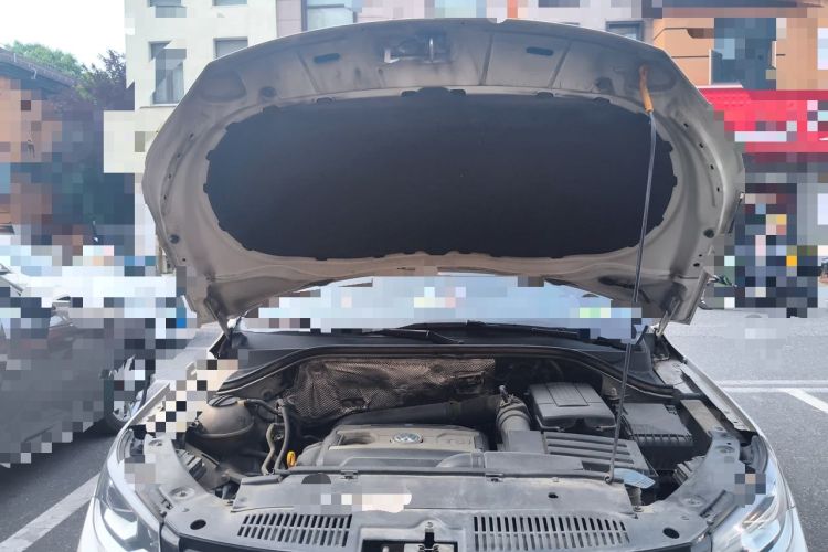 Used Volkswagen Tiguan 2017 300TSI Automatic Two-Wheel Drive Silk Road Comfort Edition Engine Bay