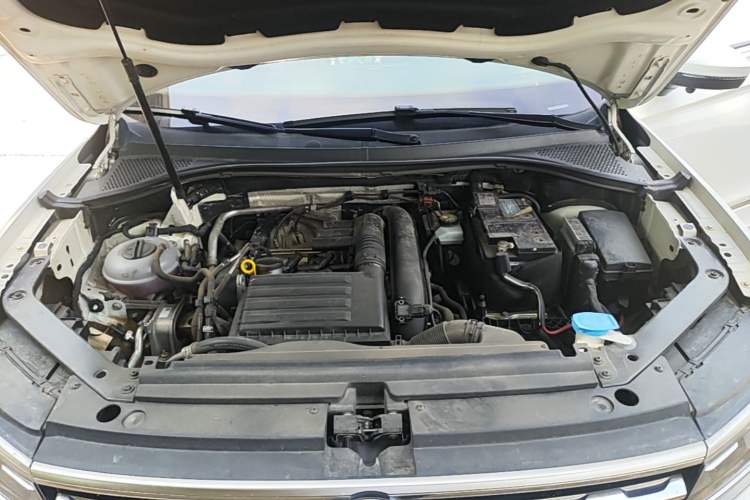 Used Volkswagen Tiguan 2017 280TSI Two-Wheel-Drive Elite Version Engine Bay