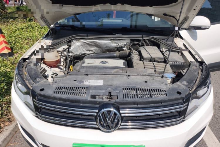 Used Volkswagen Tiguan 2017 300TSI Automatic Two-Wheel Drive Silk Road Luxury Edition Engine Bay