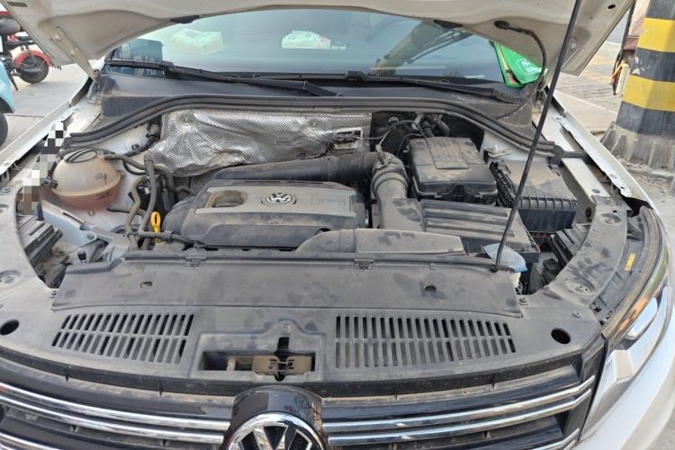Used Volkswagen Tiguan 2017 300TSI Automatic Two-Wheel Drive Silk Road Comfort Edition Engine Bay
