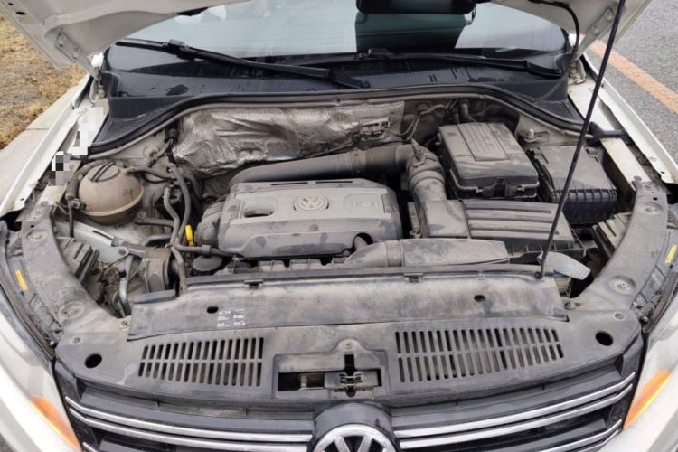 Used Volkswagen Tiguan 2017 300TSI Automatic Two-Wheel Drive Silk Road Comfort Edition Engine Bay