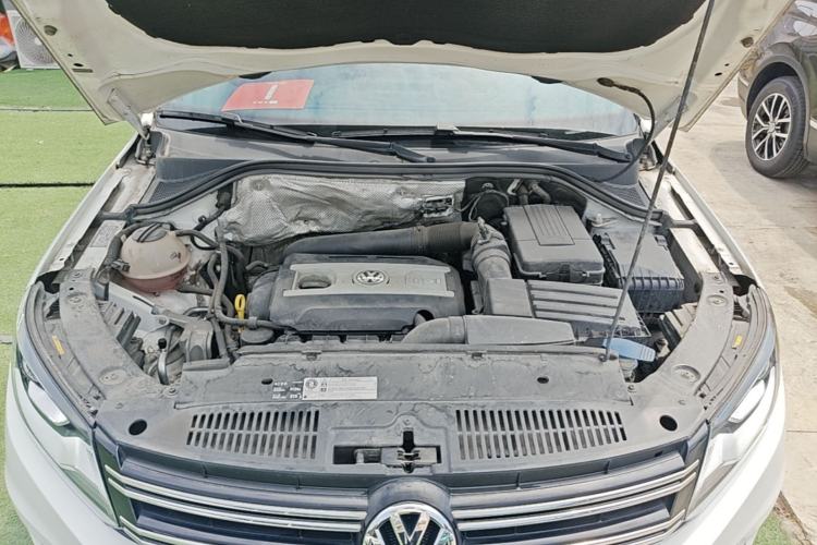 Used Volkswagen Tiguan 2017 300TSI Automatic Two-Wheel Drive Silk Road Luxury Edition Engine Bay