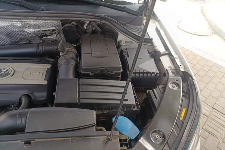Used Volkswagen Tiguan 2017 300TSI Automatic Two-Wheel Drive Silk Road Comfort Edition Engine Bay Left