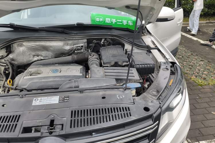 Used Volkswagen Tiguan 2017 300TSI Automatic Two-Wheel Drive Silk Road Luxury Edition Engine Bay Left