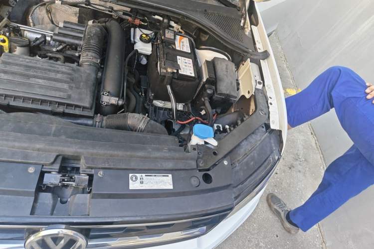 Used Volkswagen Tiguan 2017 280TSI Two-Wheel-Drive Elite Version Engine Bay Left