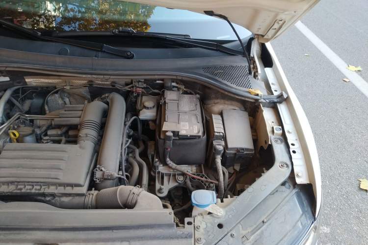 Used Volkswagen Tiguan 2017 280TSI Two-Wheel-Drive Elite Version Engine Bay Left