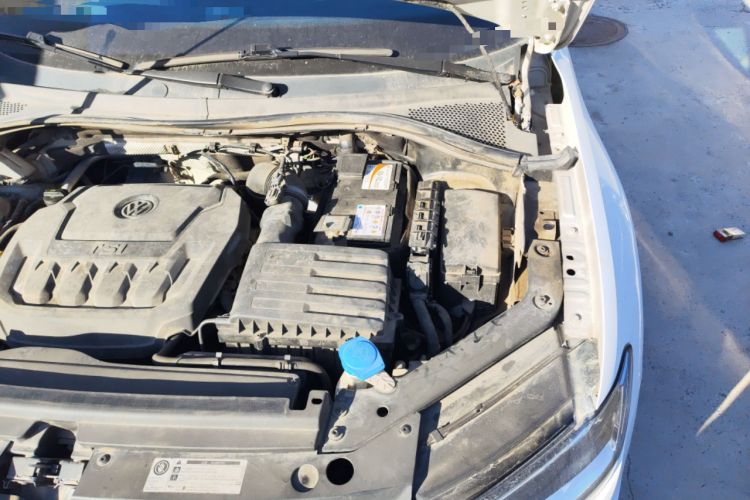 Used Volkswagen Tiguan 2017 330TSI All-Wheel-Drive Innovation Model Engine Bay Left
