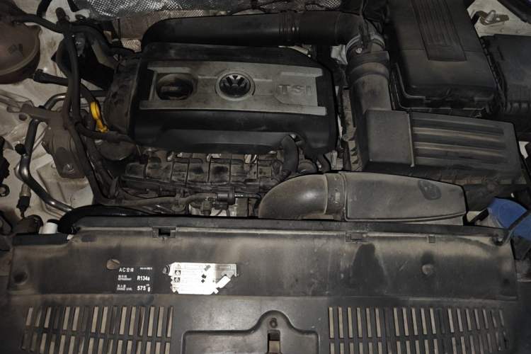 Used Volkswagen Tiguan 2017 300TSI Automatic Two-Wheel Drive Silk Road Comfort Edition Engine Bay