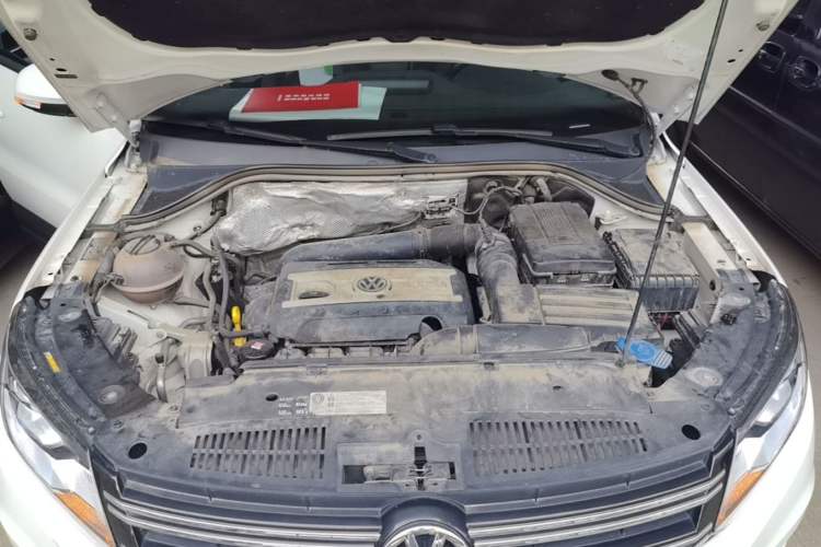 Used Volkswagen Tiguan 2017 300TSI Automatic Two-Wheel Drive Silk Road Comfort Edition Engine Bay