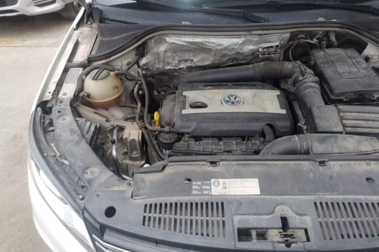Used Volkswagen Tiguan 2017 300TSI Automatic Two-Wheel Drive Silk Road Comfort Edition Engine Bay Right