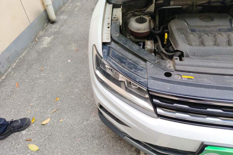 Used Volkswagen Tiguan 2017 330TSI All-Wheel-Drive Innovation Model Engine Bay Right