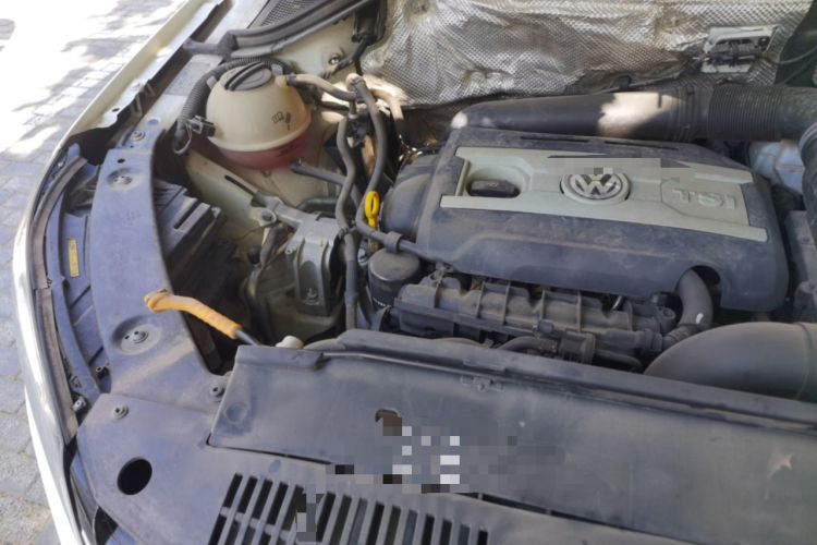 Used Volkswagen Tiguan 2017 300TSI Automatic Two-Wheel Drive Silk Road Comfort Edition Engine Bay Right