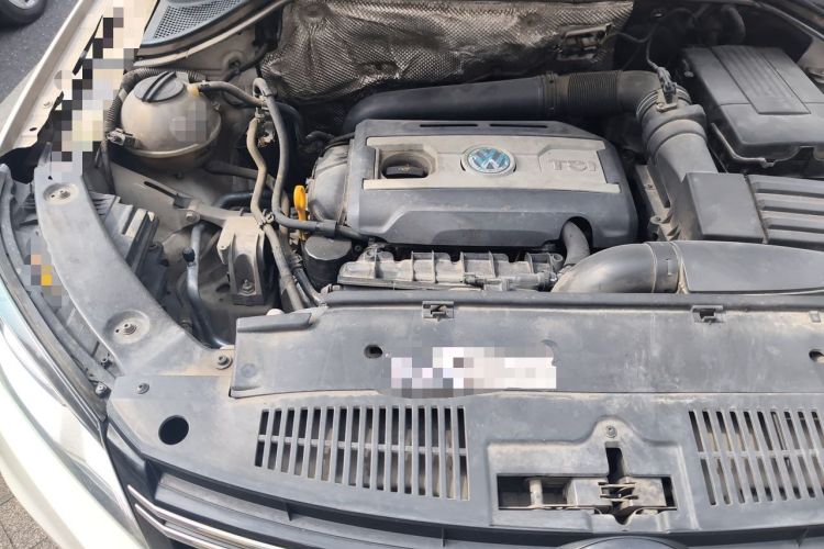 Used Volkswagen Tiguan 2017 300TSI Automatic Two-Wheel Drive Silk Road Comfort Edition Engine Bay Right