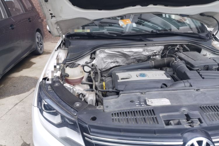 Used Volkswagen Tiguan 2017 300TSI Automatic Two-Wheel Drive Silk Road Comfort Edition Engine Bay Right