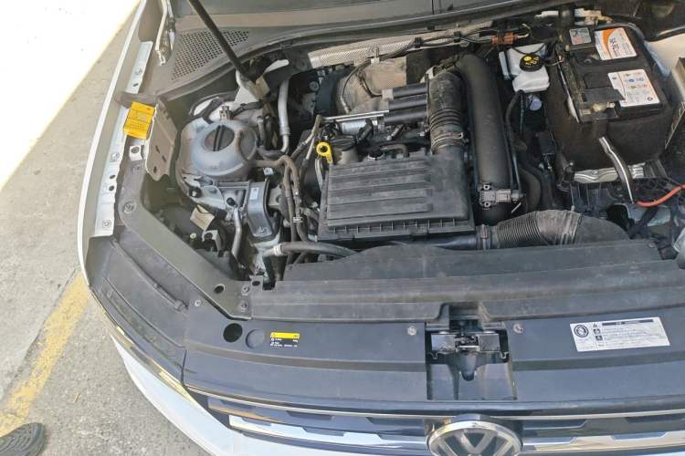 Used Volkswagen Tiguan 2017 280TSI Two-Wheel-Drive Elite Version Engine Bay Right