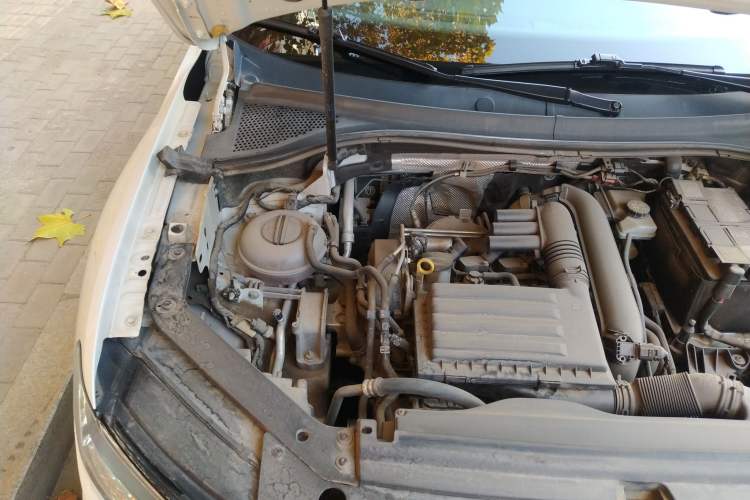 Used Volkswagen Tiguan 2017 280TSI Two-Wheel-Drive Elite Version Engine Bay Right