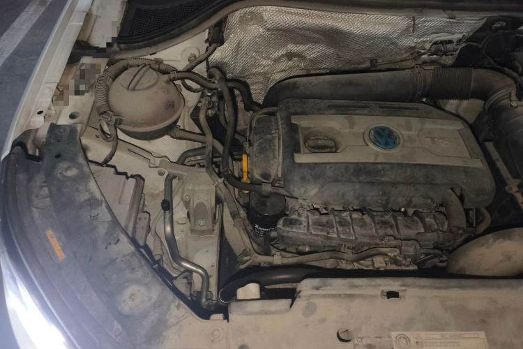 Used Volkswagen Tiguan 2017 300TSI Automatic Two-Wheel Drive Silk Road Comfort Edition Engine Bay Right