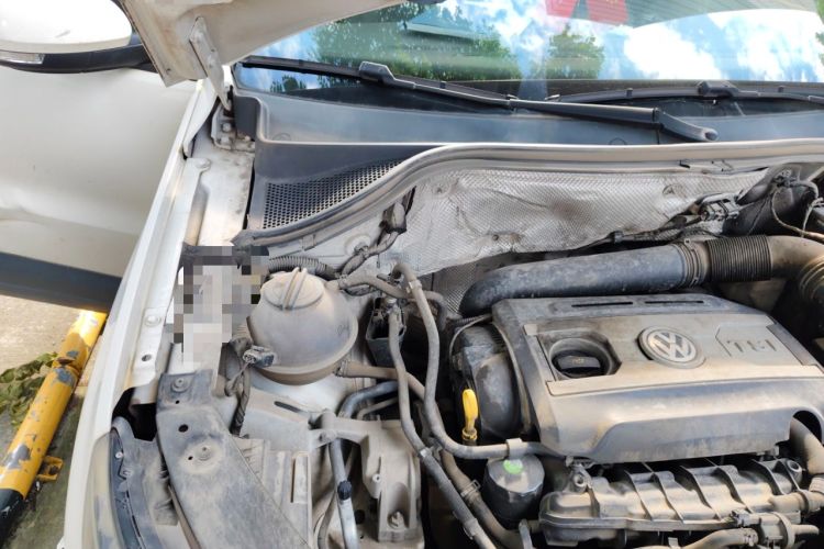 Used Volkswagen Tiguan 2017 300TSI Automatic Two-Wheel Drive Silk Road Comfort Edition Engine Bay Right