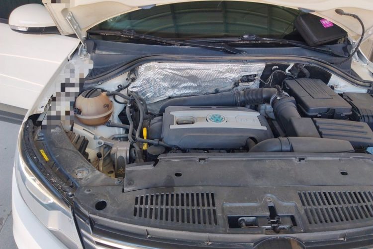 Used Volkswagen Tiguan 2017 300TSI Automatic Two-Wheel Drive Silk Road Luxury Edition Engine Bay Right
