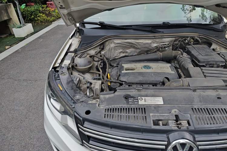 Used Volkswagen Tiguan 2017 300TSI Automatic Two-Wheel Drive Silk Road Comfort Edition Engine Bay Right