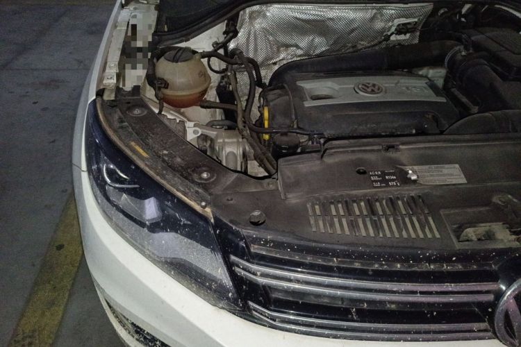 Used Volkswagen Tiguan 2017 300TSI Automatic Two-Wheel Drive Silk Road Luxury Edition Engine Bay Right