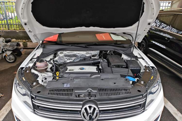 Used Volkswagen Tiguan 2017 300TSI Automatic Two-Wheel Drive Silk Road Comfort Edition Engine Bay